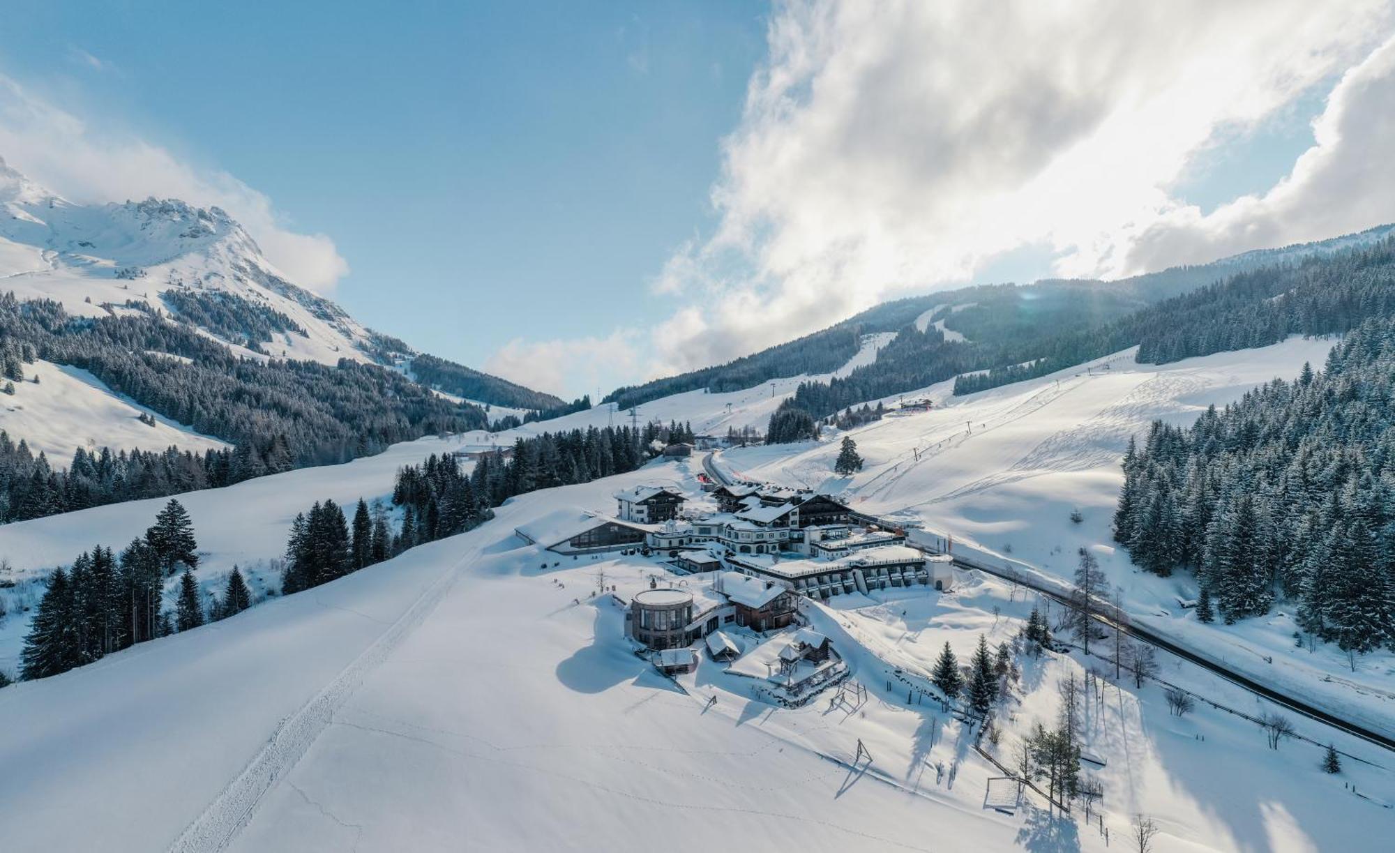 Uebergossene Alm Resort Dienten am Hochkönig Екстериор снимка